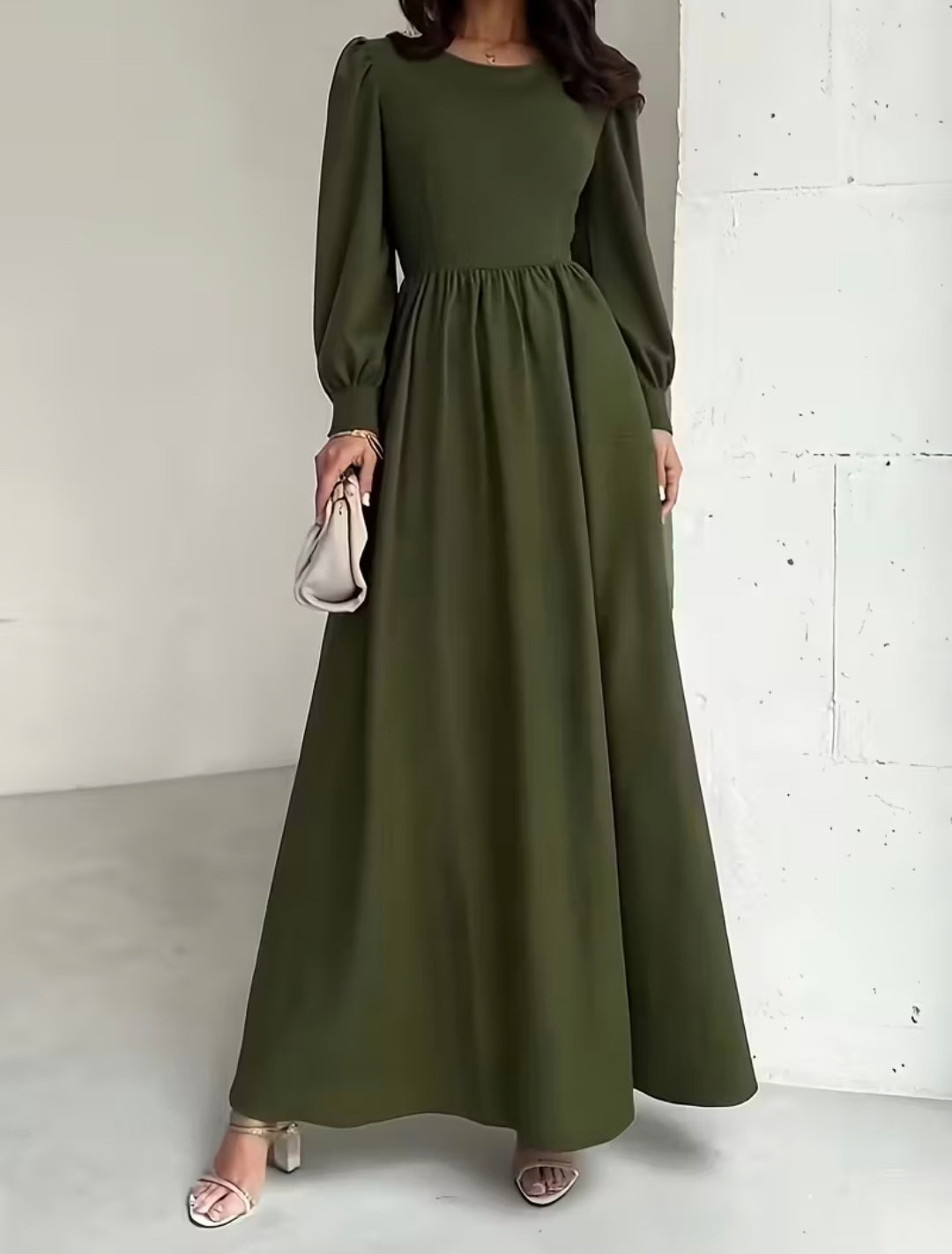 “Elegant Long Green Dress for Women – Full-Length Stylish Frock”