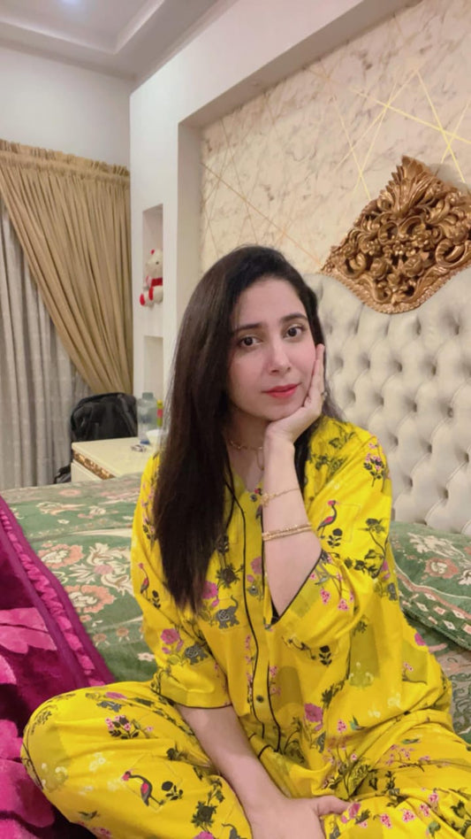 Floral Yellow Ensemble – Stylish Women’s Outfit