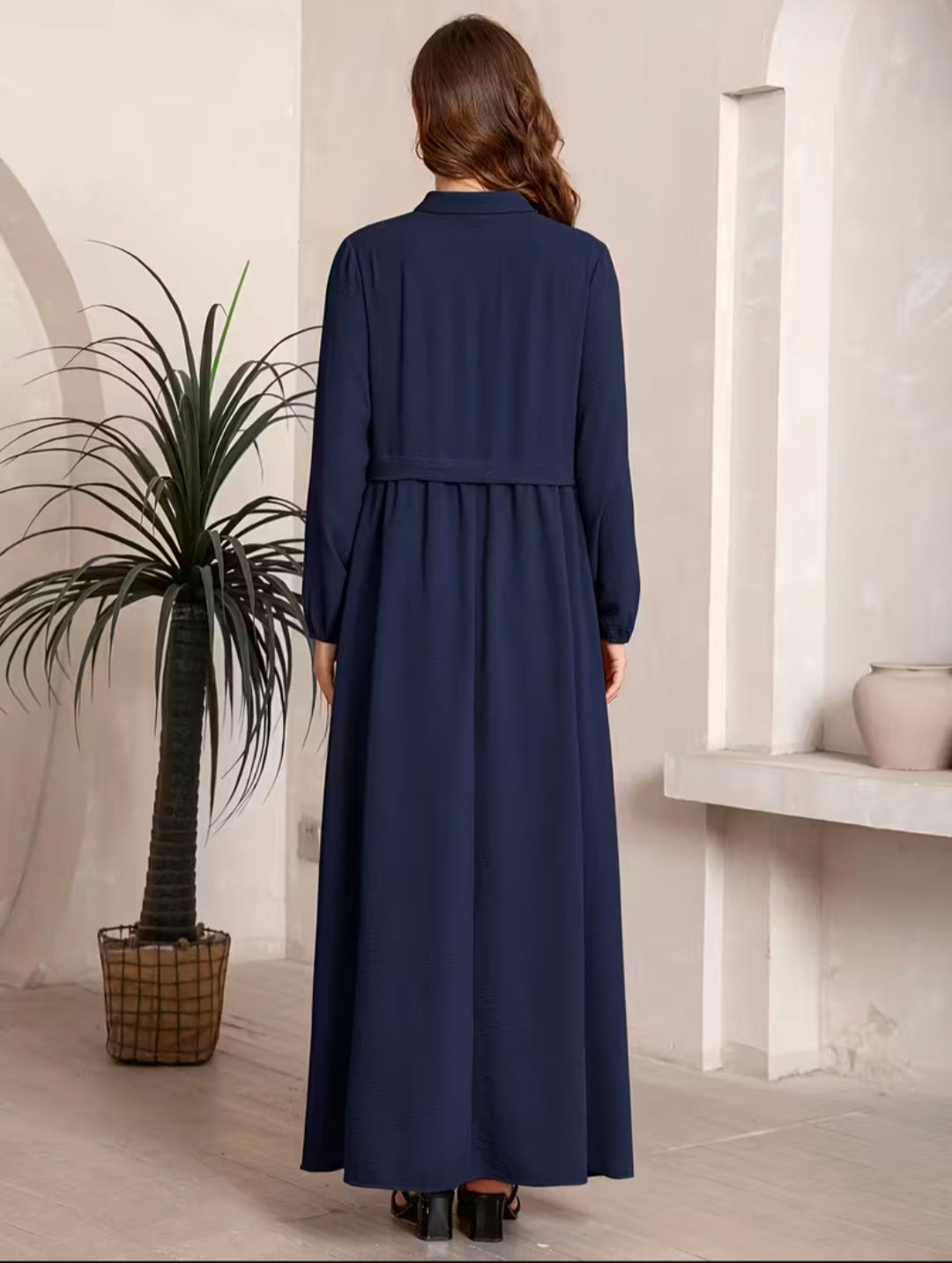 Long Navy Dress – Elegant, Flowy & Timeless Women’s Outfit